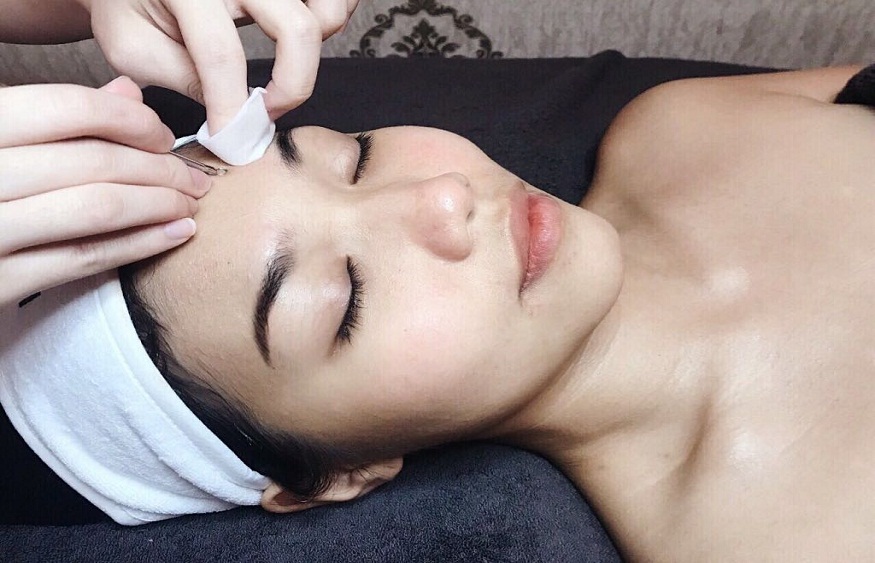 Facial extractions